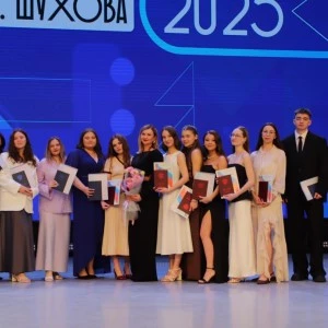Выпускникам архитектурного института вручили дипломы