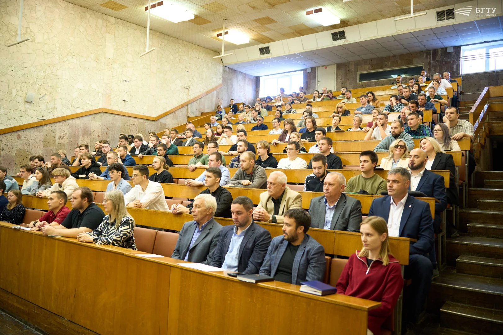 В БГТУ прошла встреча и.о. ректора Сергея Глаголева с аспирантами-первокурсниками