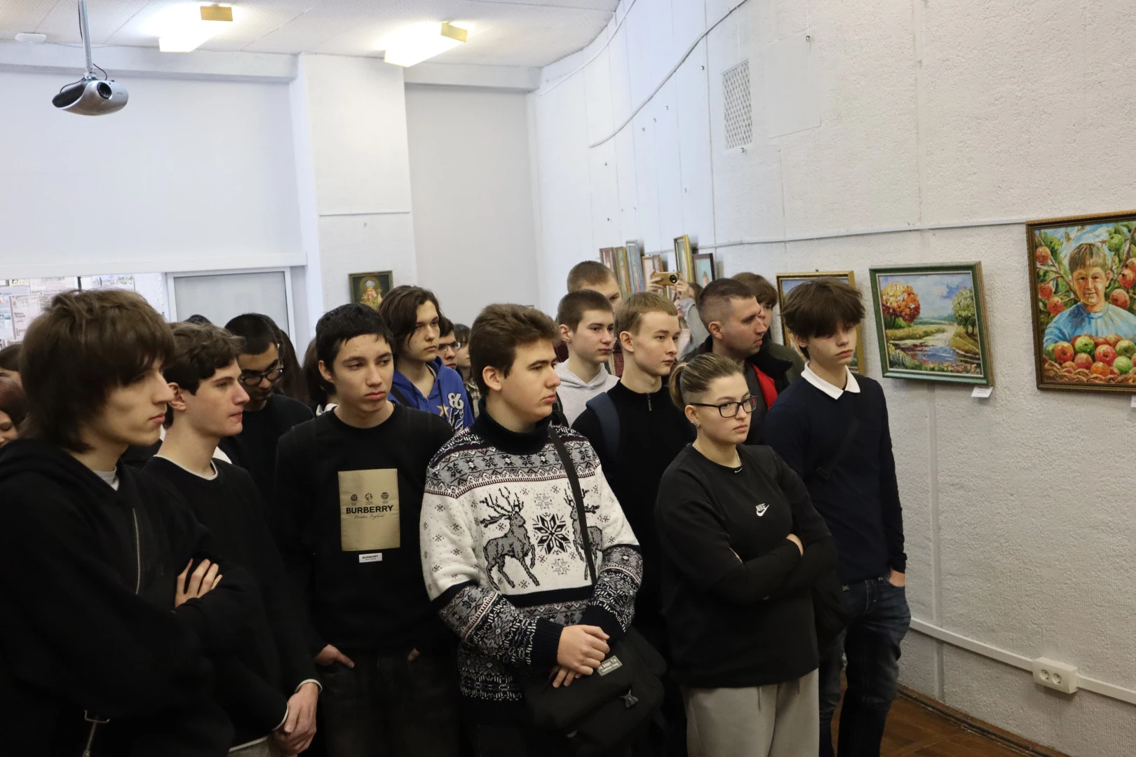 В БГТУ им. В.Г. Шухова открылась выставка художника Юрия Гусева