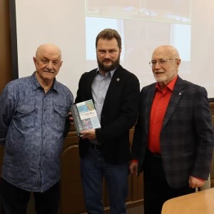 В БГТУ им. В.Г. Шухова презентовали книгу о профессоре Валерии Лесовике