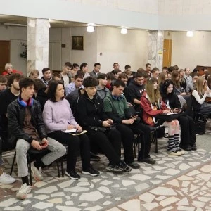 16 признаков здоровой личности: в вузе прошла встреча с психологом 