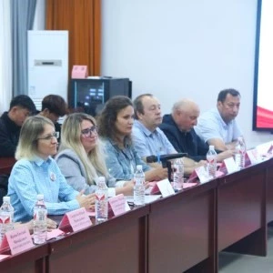 Учёные передают знания студентам крупнейшего азиатского вуза
