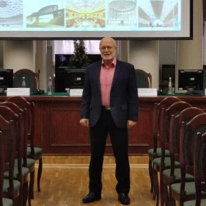 Валерий Лесовик награждён памятной медалью «170 лет В.Г. Шухову»