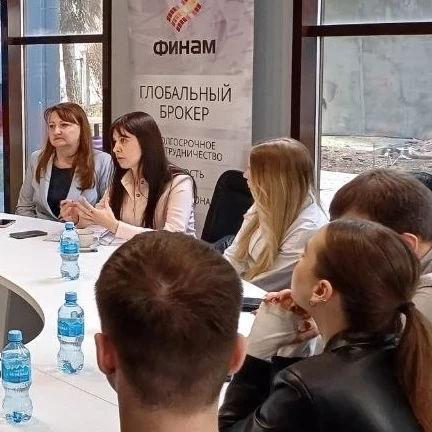 Студенты БГТУ им. Шухова приняли участие в круглом столе «Деловой России»