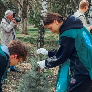 В БГТУ им. Шухова прошла акция по озеленению территории 