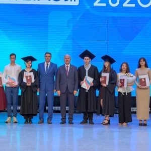 В БГТУ им. Шухова вручили дипломы выпускникам 2-х институтов
