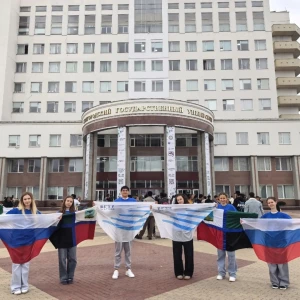 Студенты БГТУ им. Шухова присоединились к флешмобу «Парад флагов» 